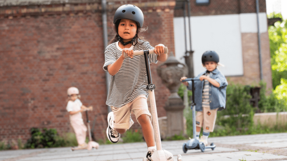 Best Kids Scooter UK 2026 — Scoot and Ride Highwaykick Review & Buyer's Guide - Learning Bugs