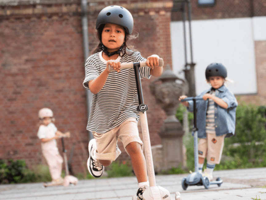 Best Kids Scooter UK 2026 — Scoot and Ride Highwaykick Review & Buyer's Guide - Learning Bugs