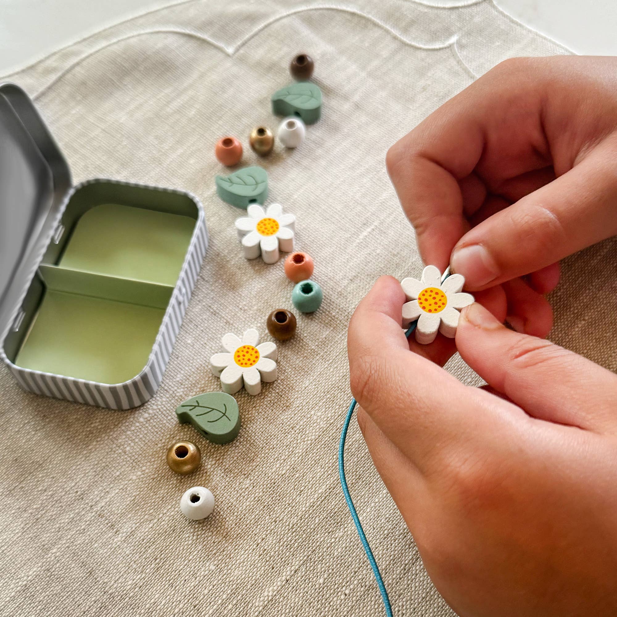 Buy Daisy Bracelet Gift Kit | Art and Craft Box for kids by Learning Bugs UK