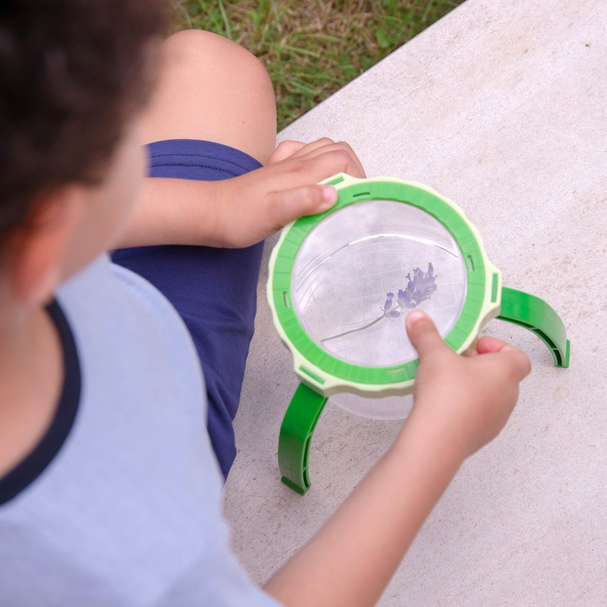 Tabletop Magnifier 2.3X & Pot – for children, available at Learning Bugs UK