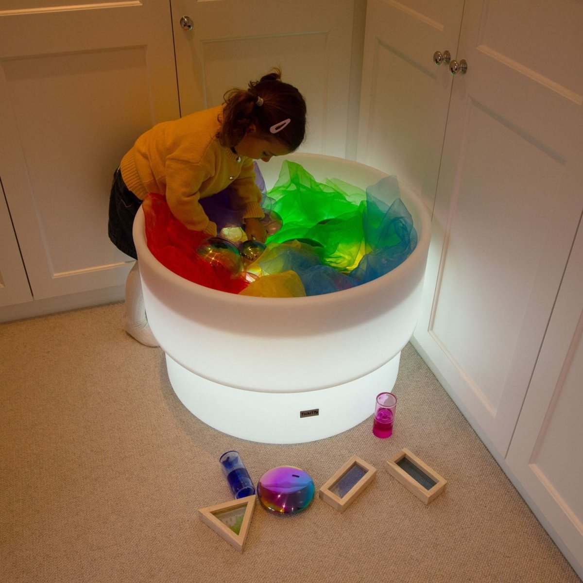 Discovery Glow Water Table – Baby Toys & Activity Equipment for children, available at Learning Bugs UK