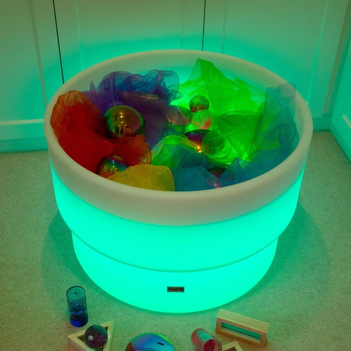 Discovery Glow Water Table – Baby Toys & Activity Equipment for children, available at Learning Bugs UK