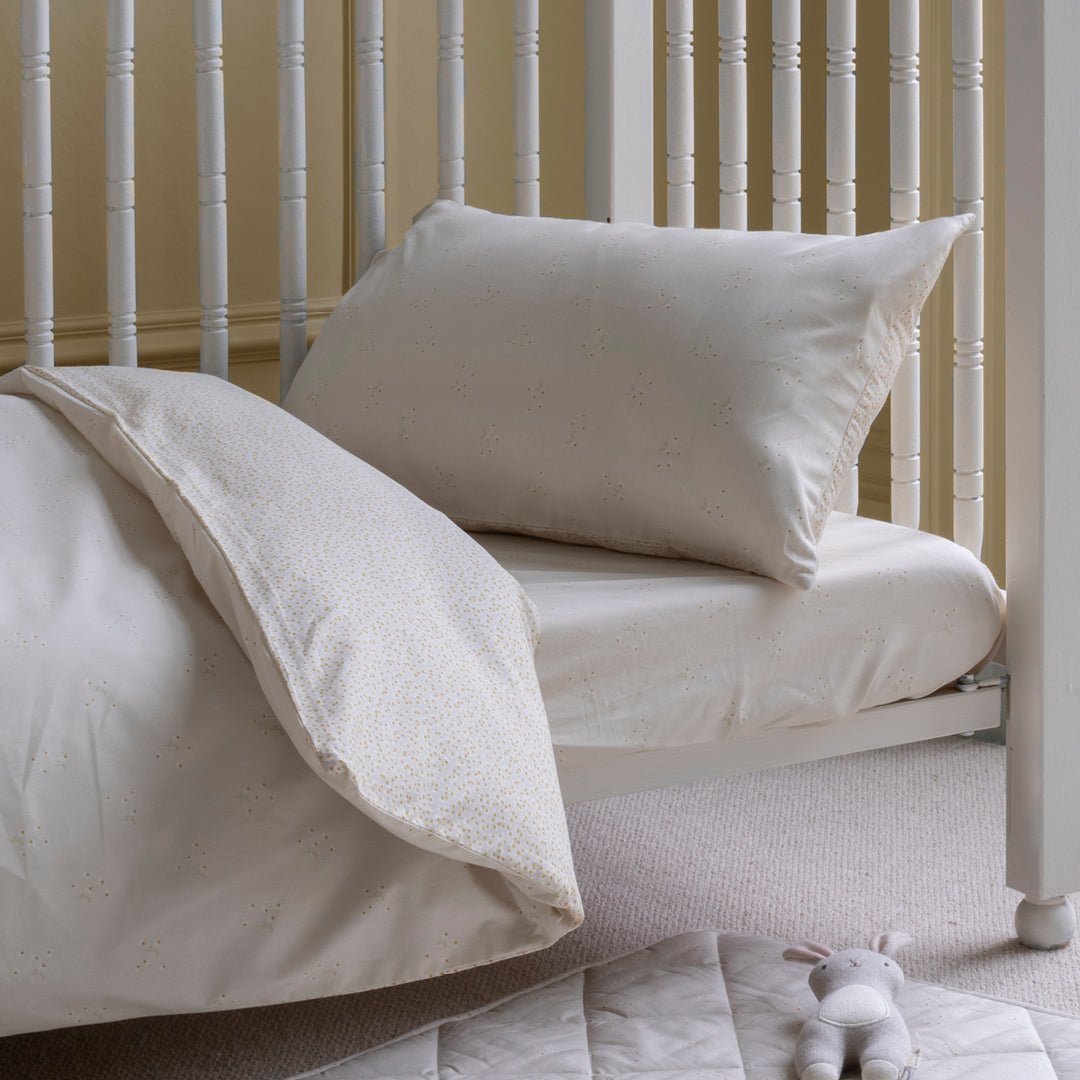 Buy Organic Cotton Cotbed Bedding Set - Wild Chamomile | Bedding for kids by Learning Bugs UK