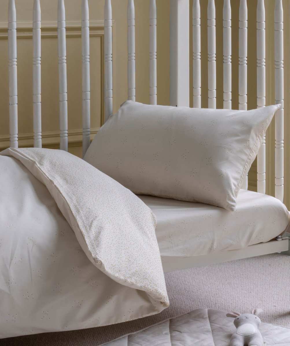 Organic Cotton Cotbed Bedding Set - Wild Chamomile – Bedding for children, available at Learning Bugs UK