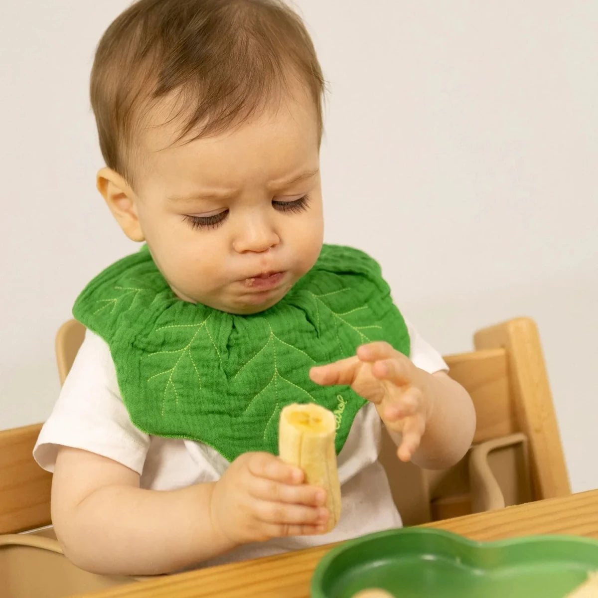 Oli&Carol Kendall the Kale Feeding Bib – Tableware & Cutlery for children, available at Learning Bugs UK