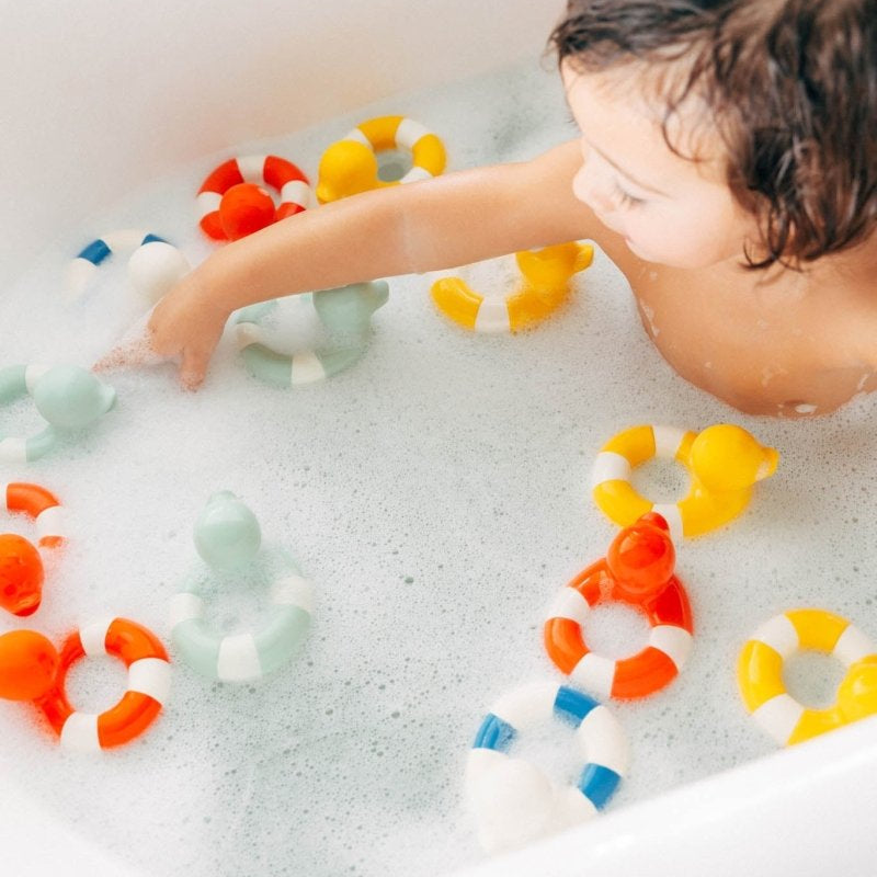 Oli & Carol Floatie Duck Yellow Bath Toy – Bath Toys for children, available at Learning Bugs UK