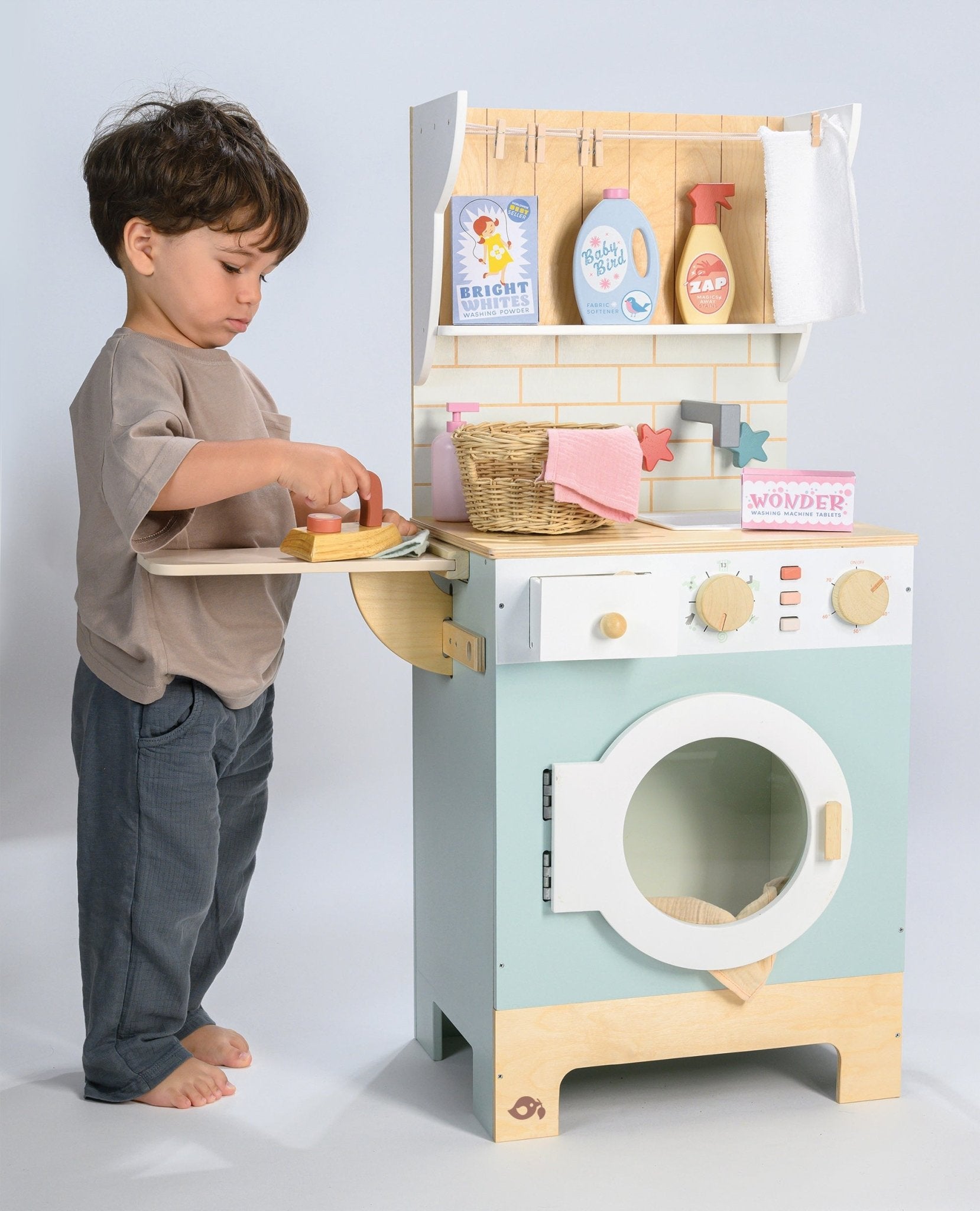 Buy Tender Leaf Laundrette Wooden Play Set | Wooden toy kitchen for kids by Learning Bugs UK