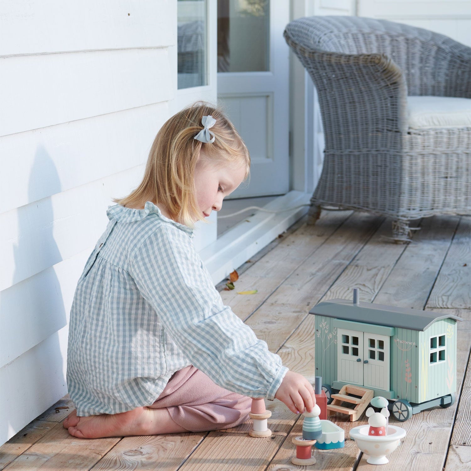 Buy Tender Leaf Secret Meadow Shepherd’s Hut | small world playset for kids by Learning Bugs UK