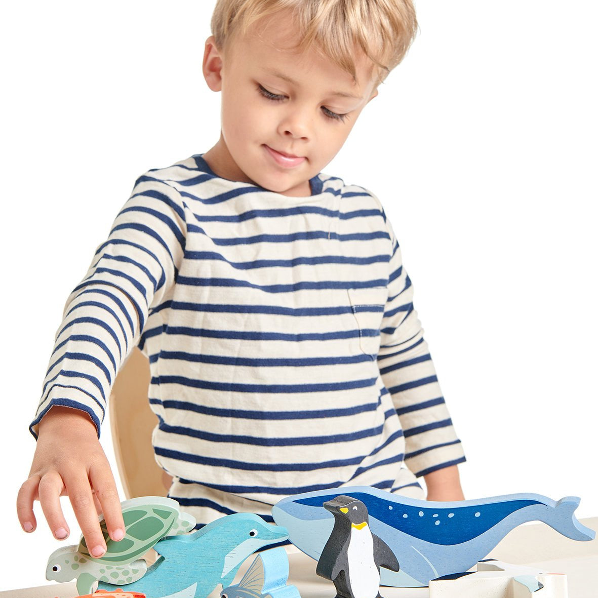 Buy 10 Coastal Creatures Shelf Set | Wooden animals shelf for kids by Learning Bugs UK