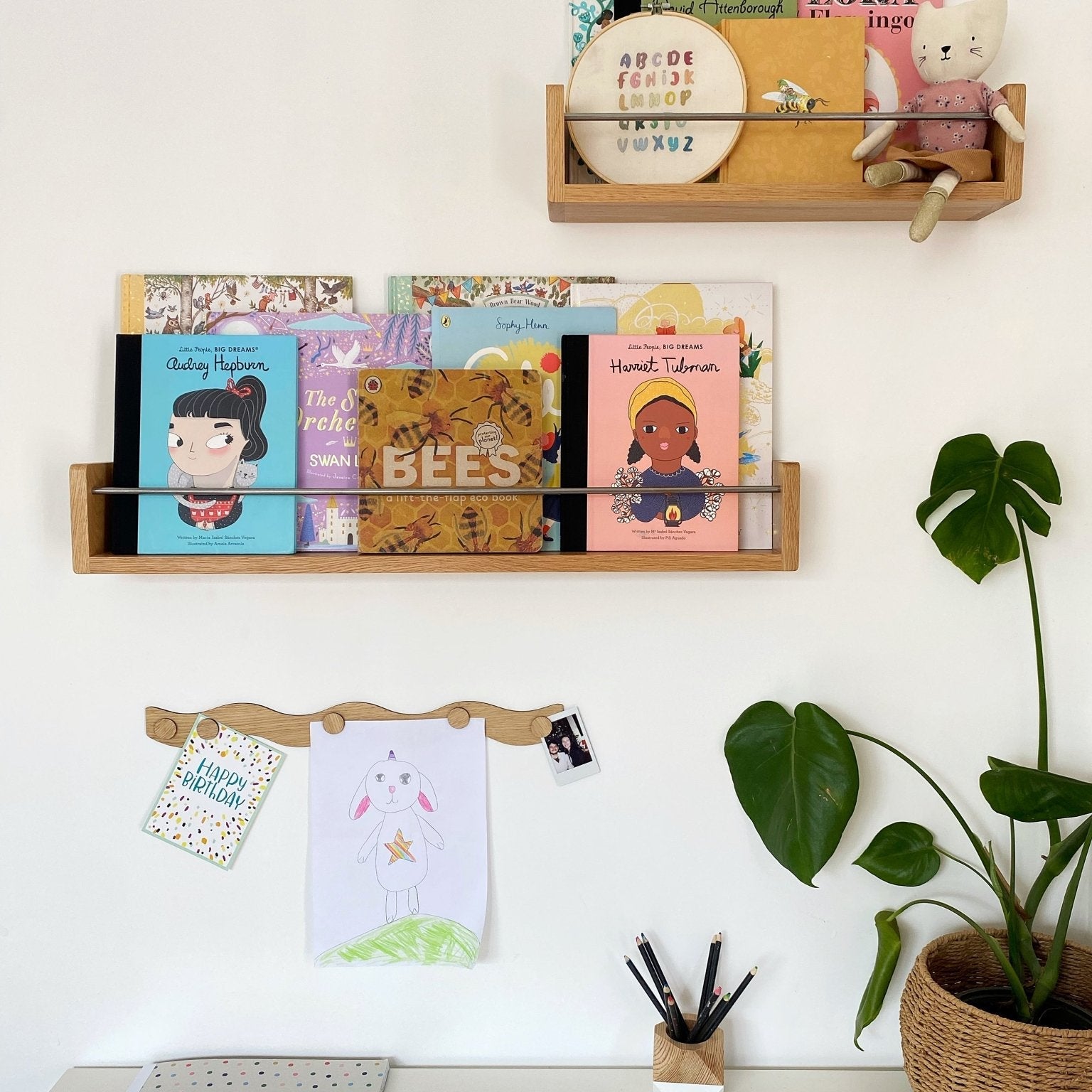 Buy Autumns Corner - the A.C Editions Shelf | Bookshelf for kids by Learning Bugs UK