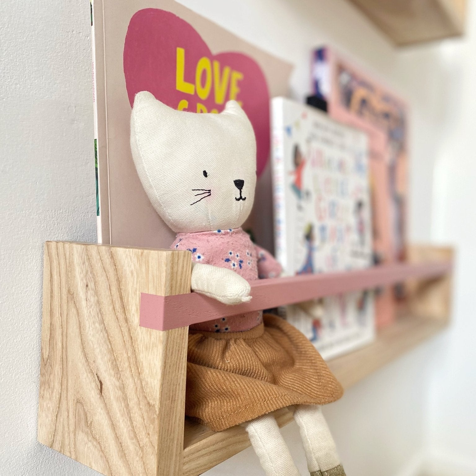 Buy Autumns Corner - The Bookshelf | Bookshelf for kids by Learning Bugs UK