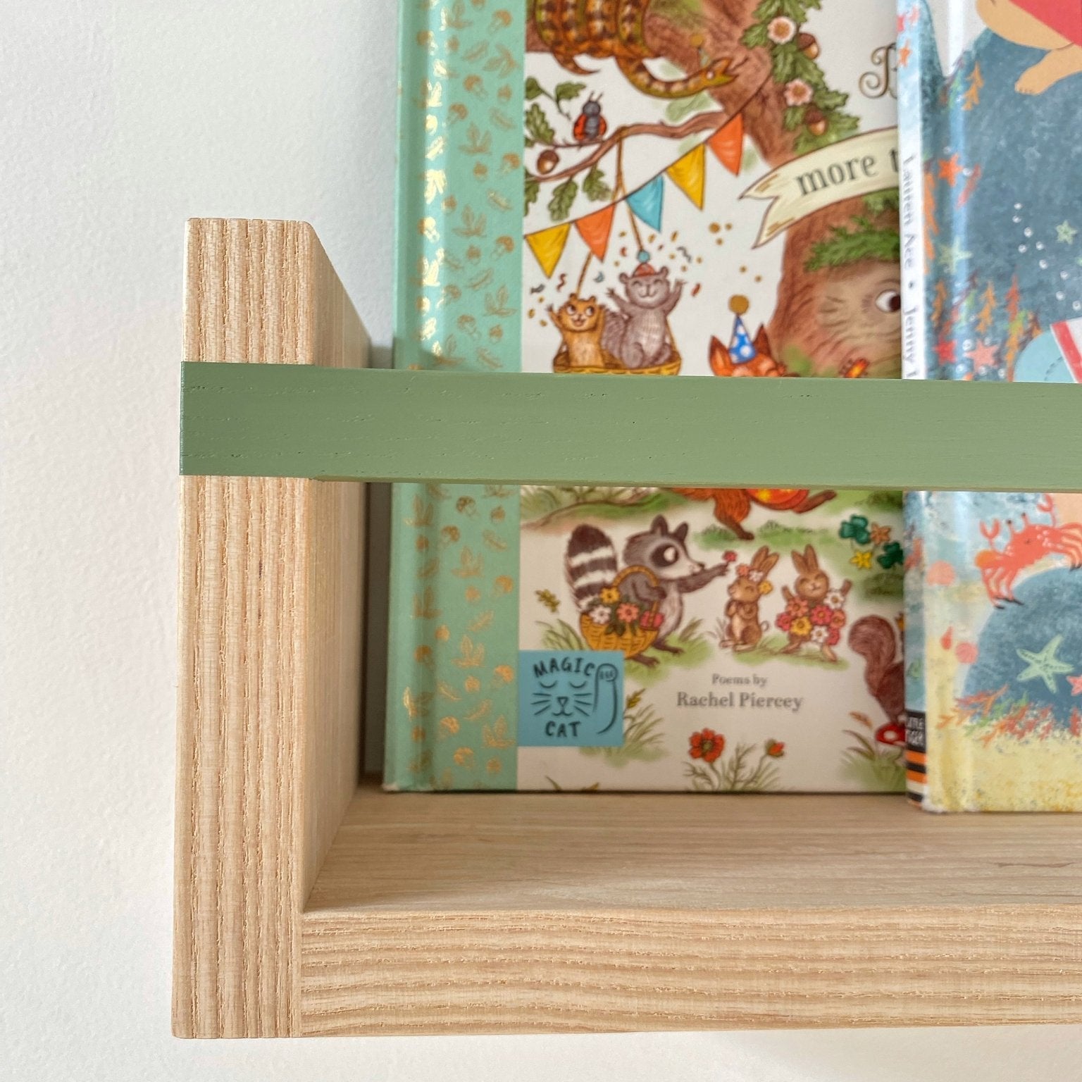 Buy Autumns Corner - The Bookshelf | Bookshelf for kids by Learning Bugs UK