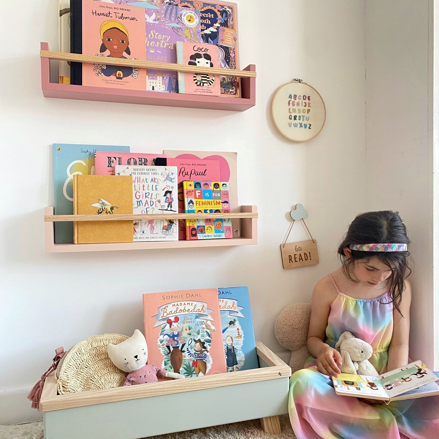 Buy Autumns Corner - The Colour Pop Bookshelf | Bookshelf for kids by Learning Bugs UK