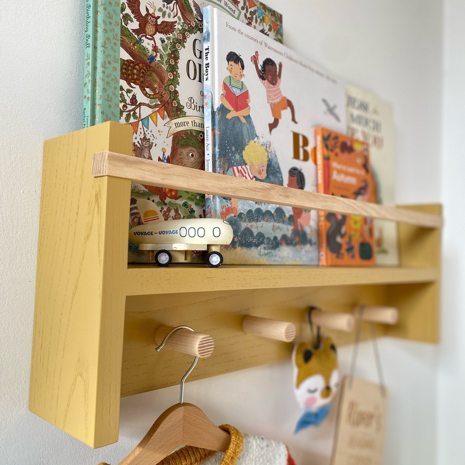 Buy Autumns Corner - The Colour Pop Peg Rail Bookshelf | Bookshelf for kids by Learning Bugs UK