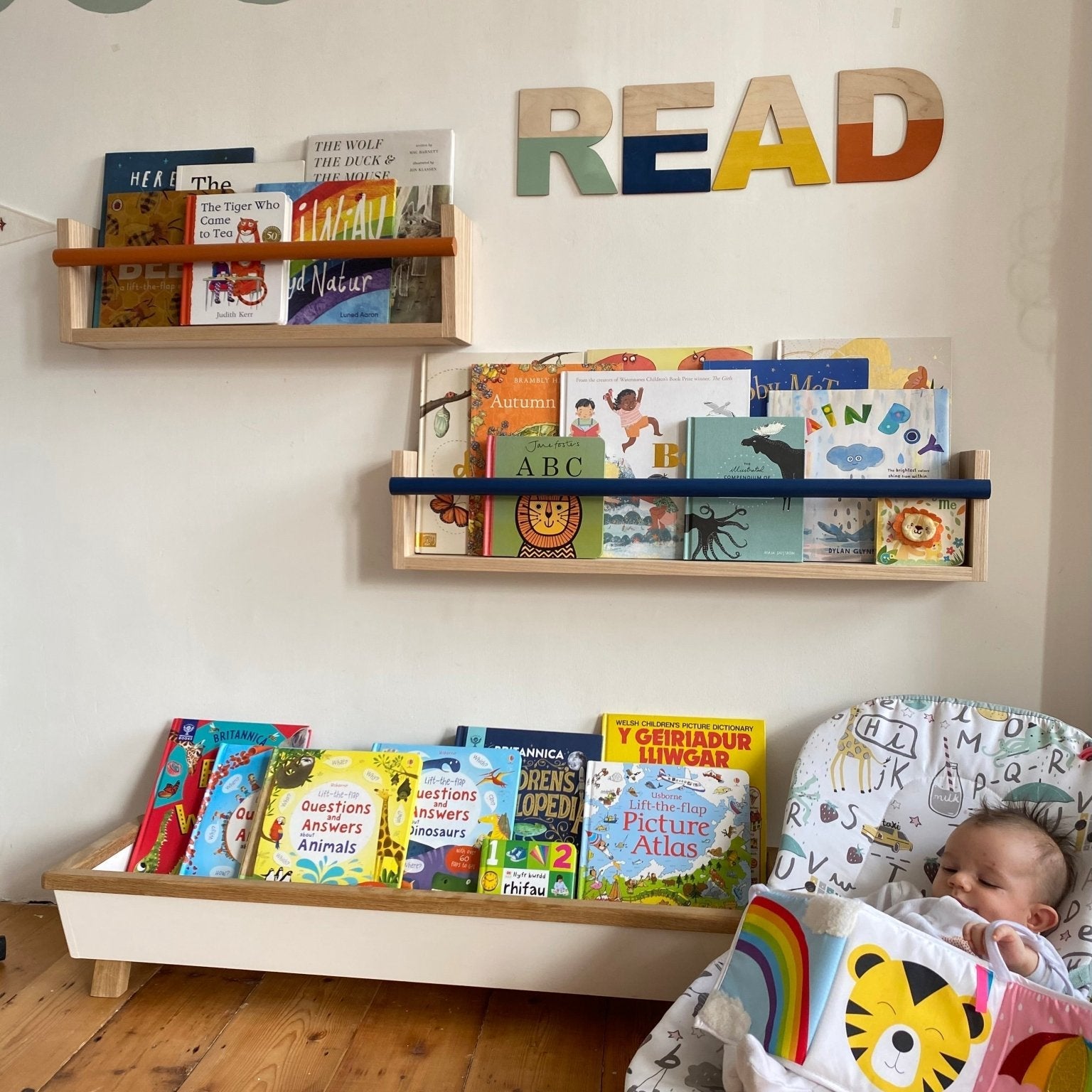 Buy Autumns Corner - The Flip It Shelf | Bookshelf for kids by Learning Bugs UK