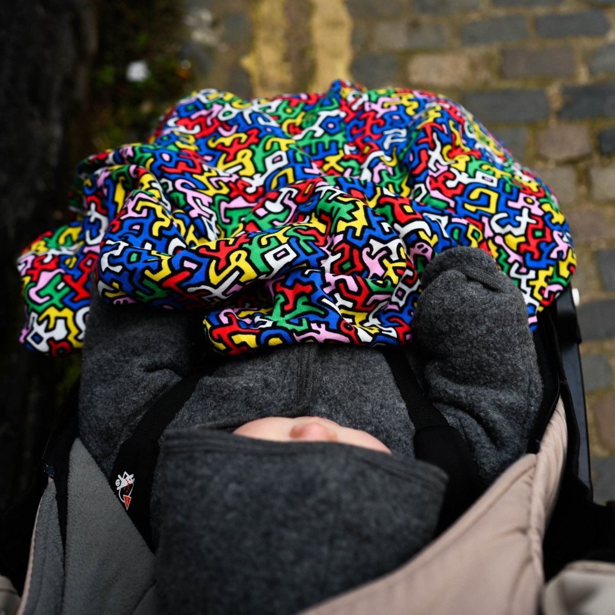 ETTA LOVES x KEITH HARING Muslin Blanket - reversible – Blankets for children, available at Learning Bugs UK