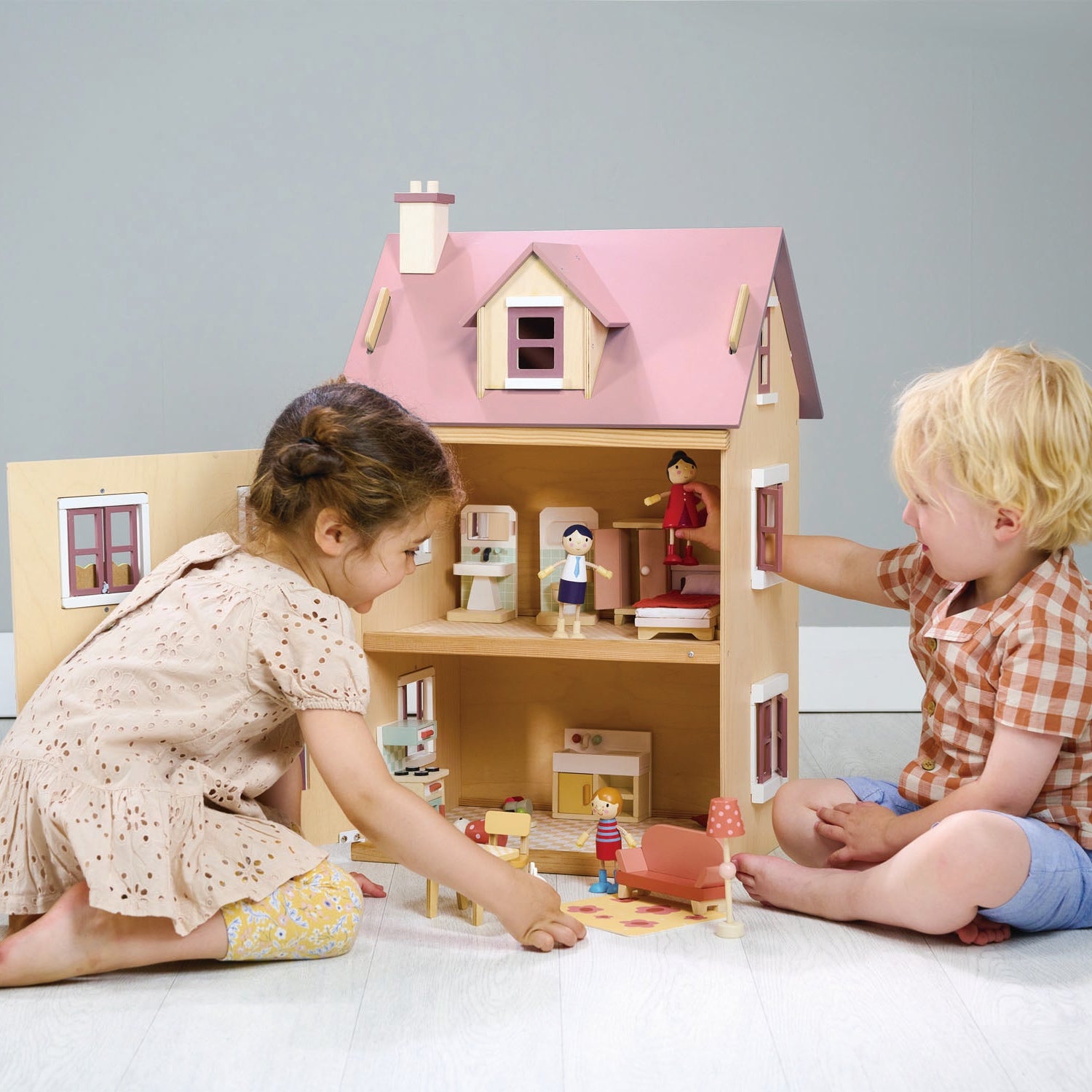 Buy Tender Leaf Foxtail Villa Doll’s House (Pink) | Wooden dolls house for kids by Learning Bugs UK