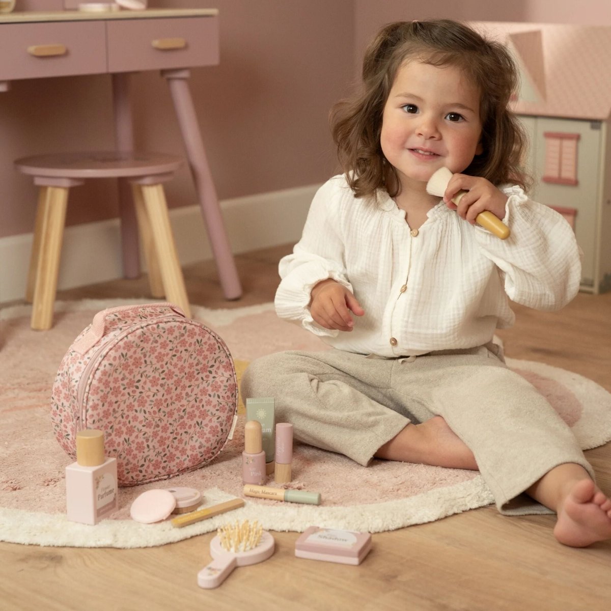 Wooden Beauty Case – Roleplay for children, available at Learning Bugs UK