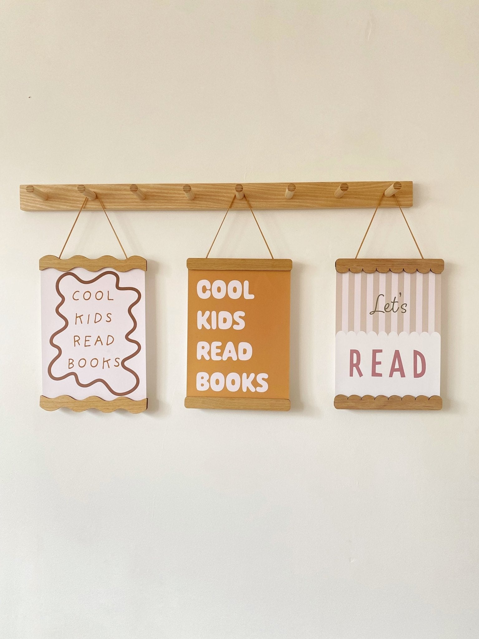 Scalloped Magnetic Picture Frame - Oak