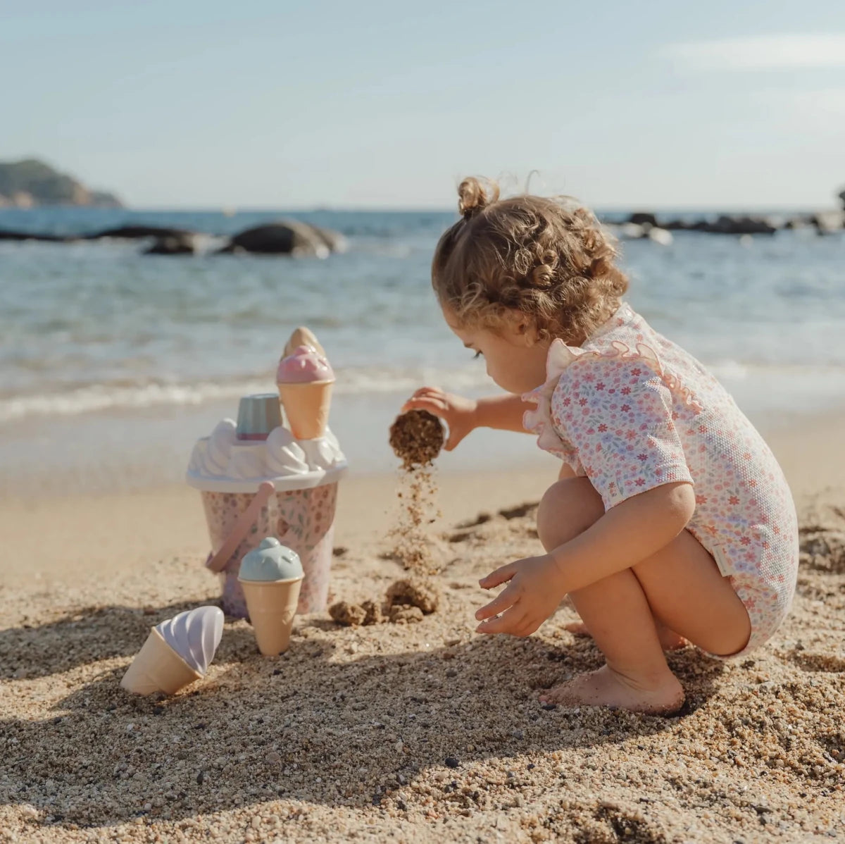 Little Dutch Ice Cream Buckets - Pink / Blue – Sand & Water Toys for children, available at Learning Bugs UK