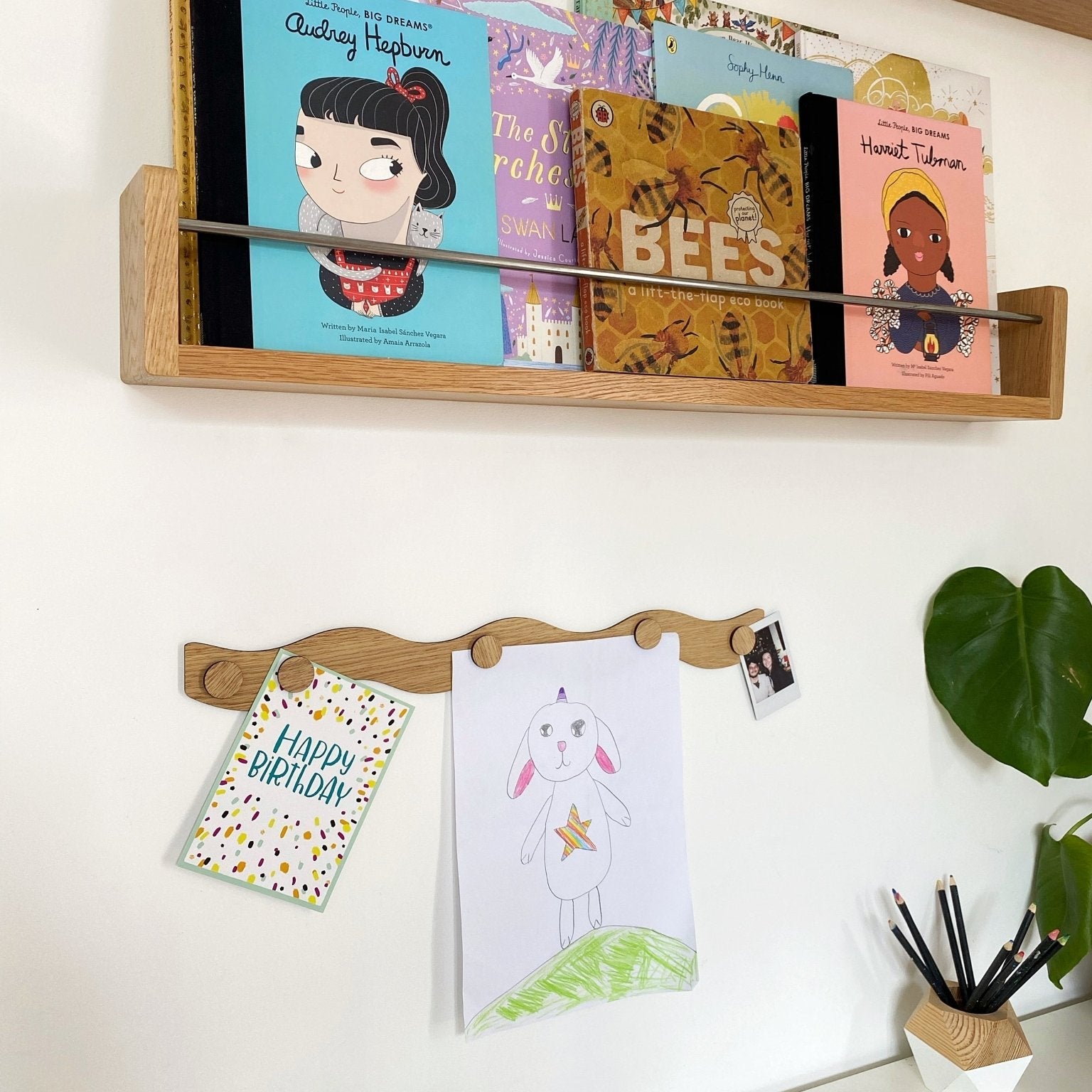 Buy The Art Display Bar - Wavy - Oak | Wall Hangings / Display for kids by Learning Bugs UK