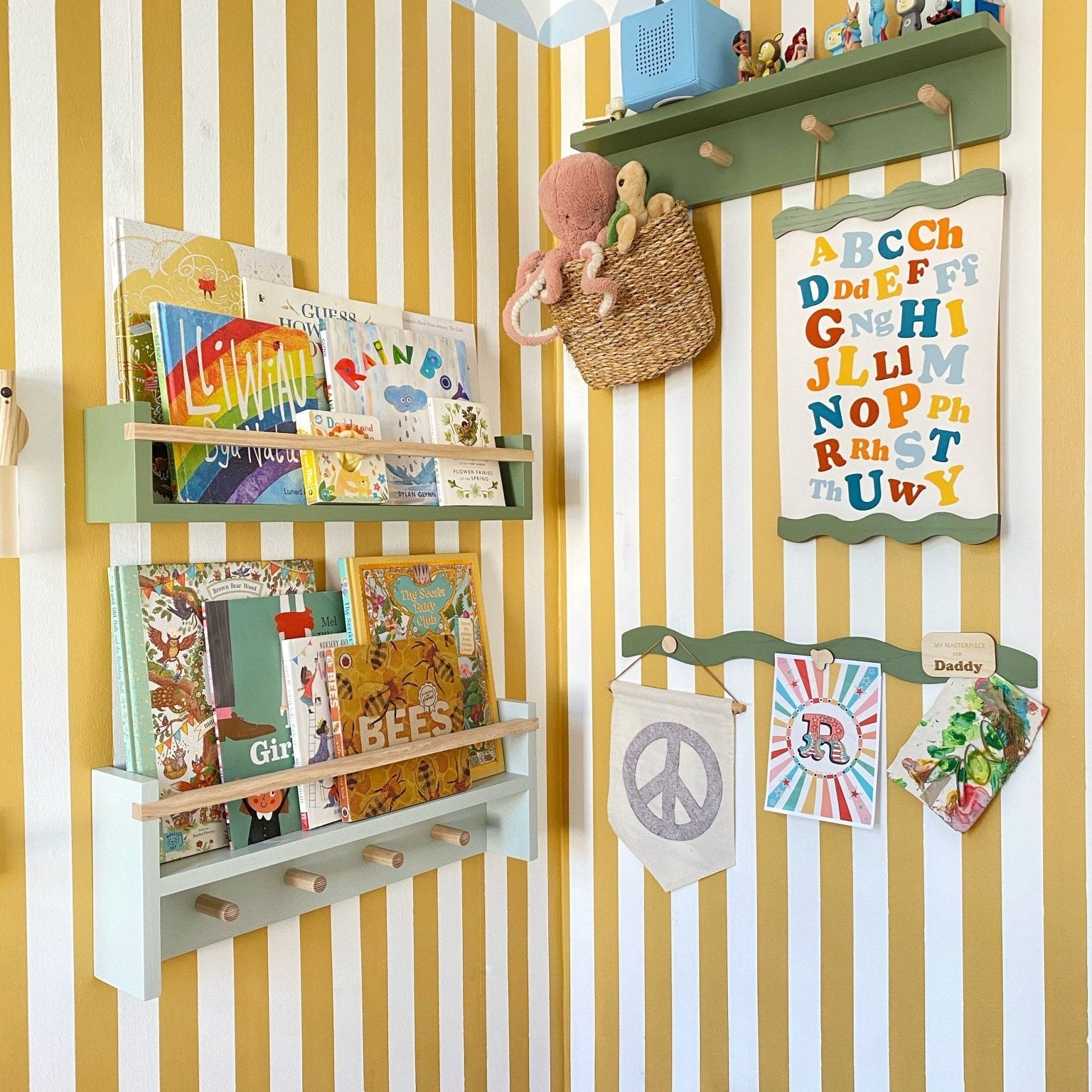 Buy Wavy Colour Pop Magnetic Picture Frame | Wall Hangings / Display for kids by Learning Bugs UK