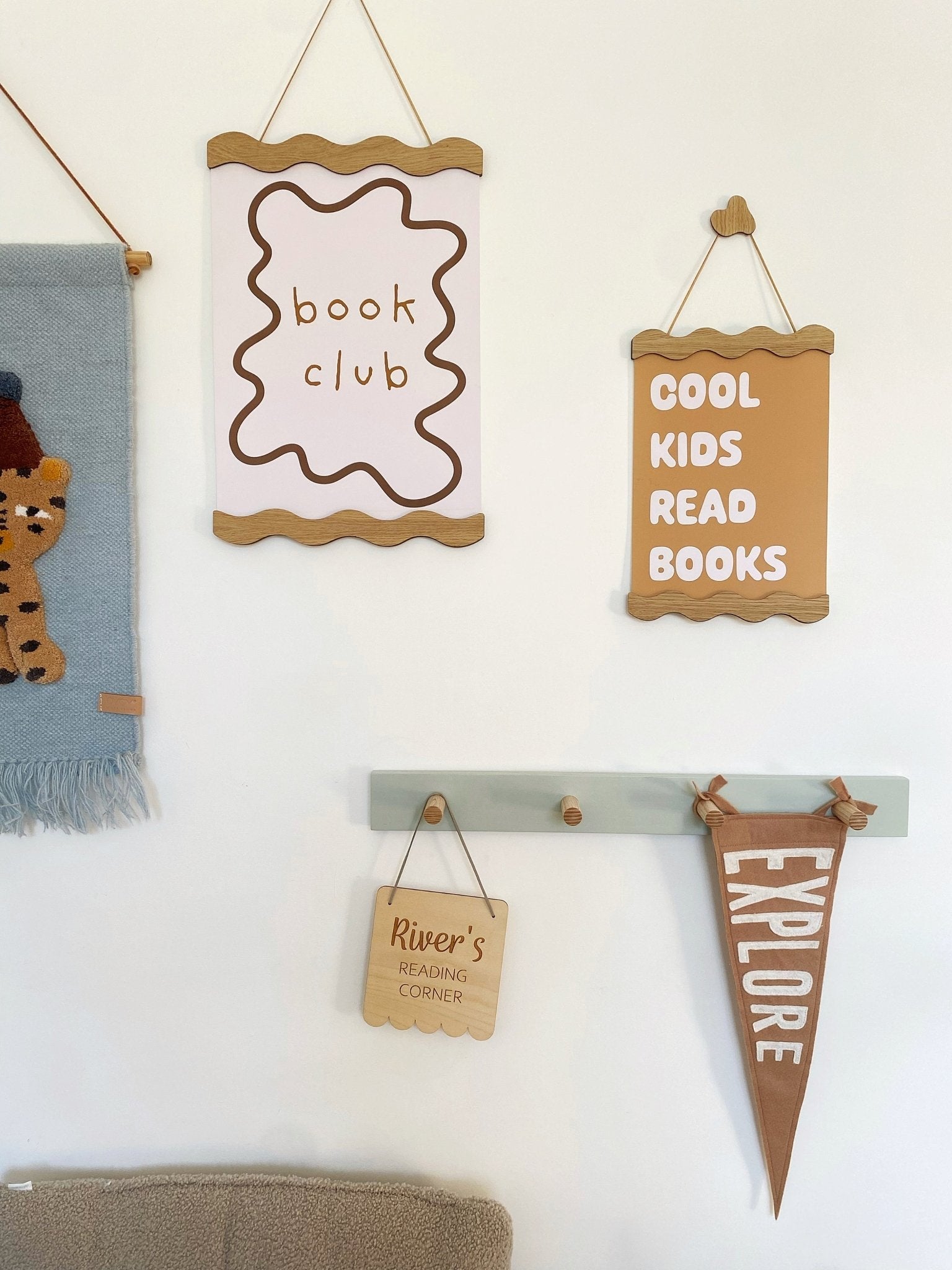 Buy Wavy Oak Magnetic Picture Frame | Wall Hangings / Display for kids by Learning Bugs UK