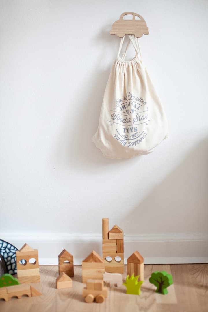 Hagelens Car Wall Hook - Carved Oak Veneer by Hagelens - Learning Bugs UK