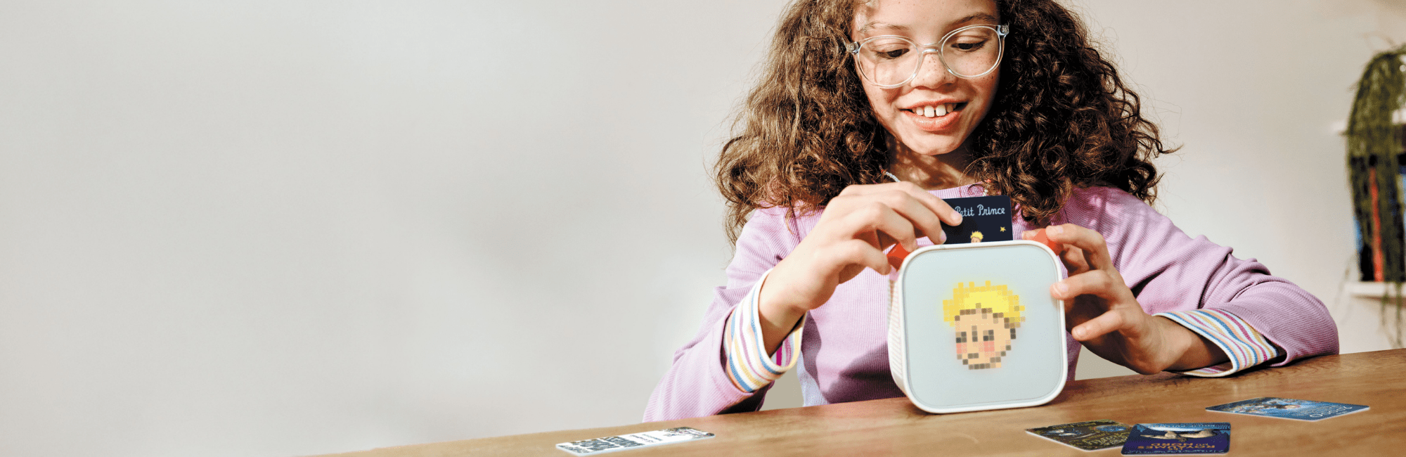 Yoto Player UK Review 2026 — Yoto Box, Mini, Cards & Is It Better Than Tonie? - Learning Bugs