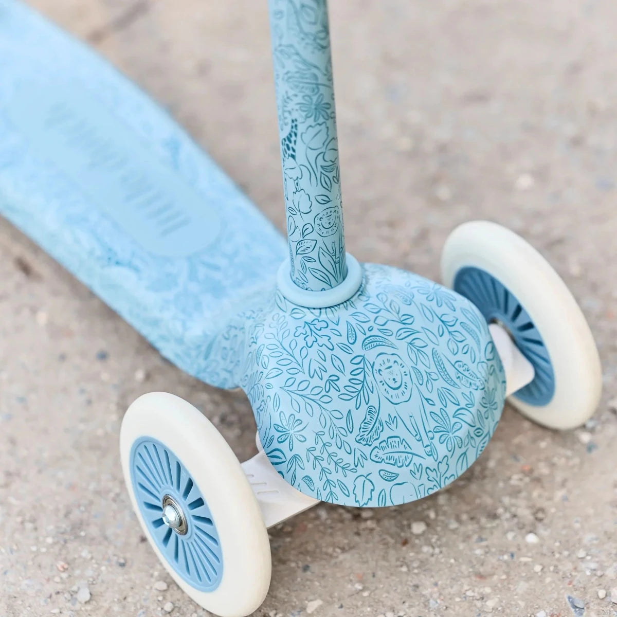 Little Dutch Scooter - Blue – Scooters for children, available at Learning Bugs UK