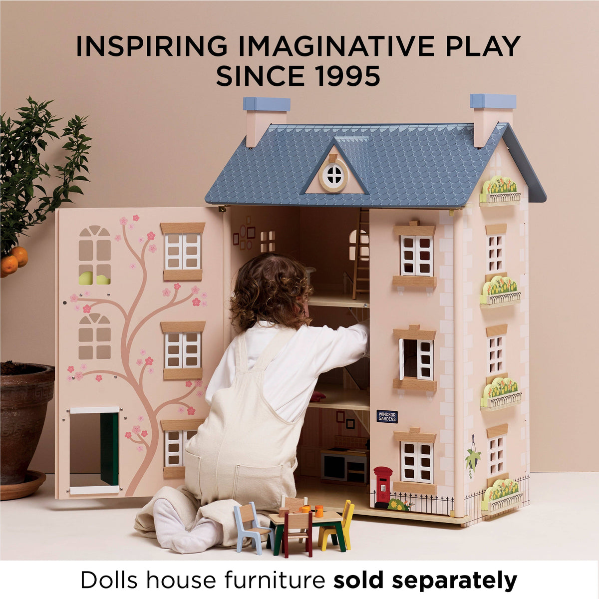 Le Toy Van Paddington wooden dolls house, photo 8 of 8