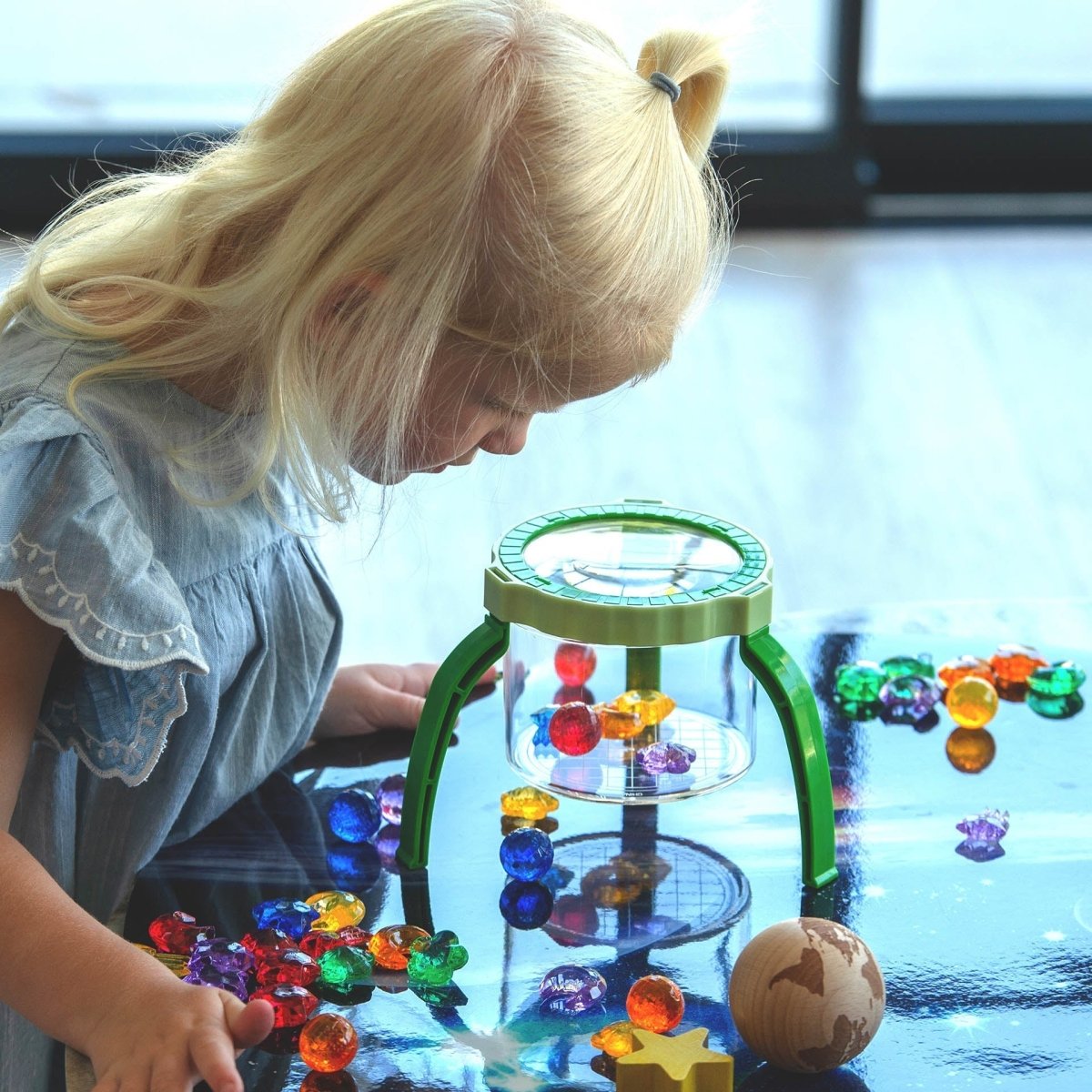 Tabletop Magnifier 2.3X & Pot – for children, available at Learning Bugs UK