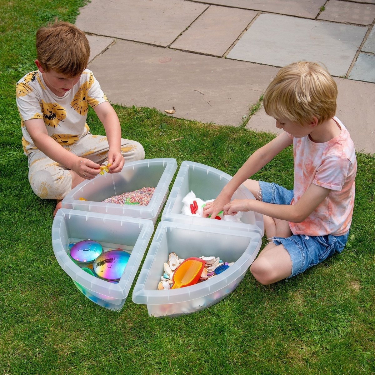 Discovery Clear Quadrant Trays – for children, available at Learning Bugs UK