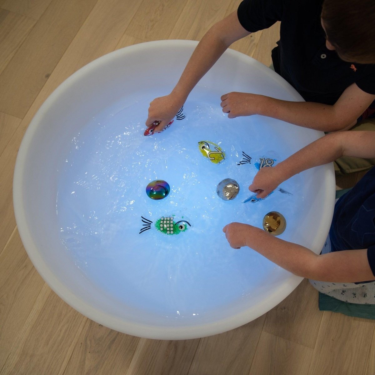 Discovery Glow Water Table – Baby Toys & Activity Equipment for children, available at Learning Bugs UK