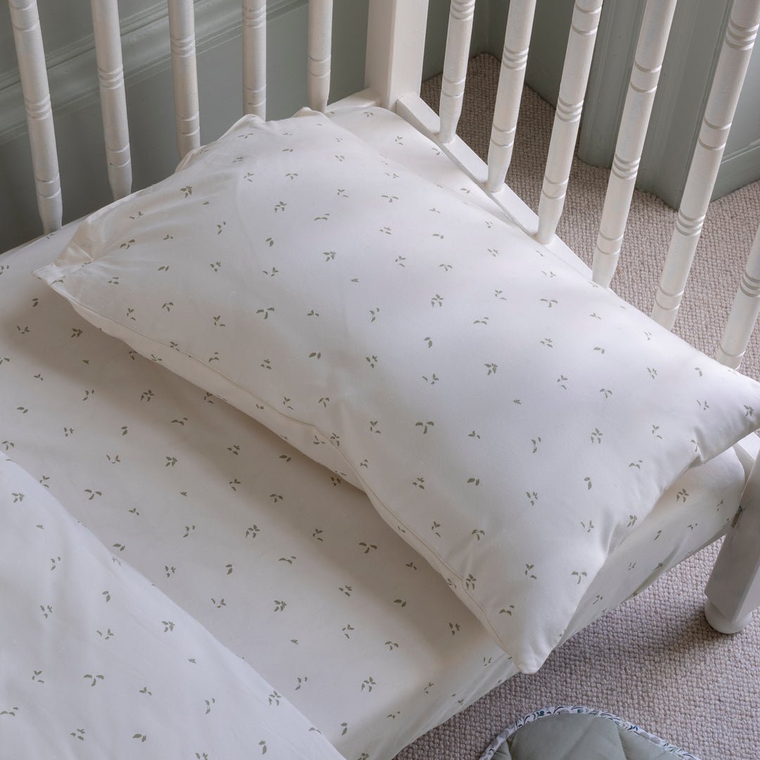 Buy Organic Cotbed Fitted Sheet - Nettle Scatter | Bedding for kids by Learning Bugs UK