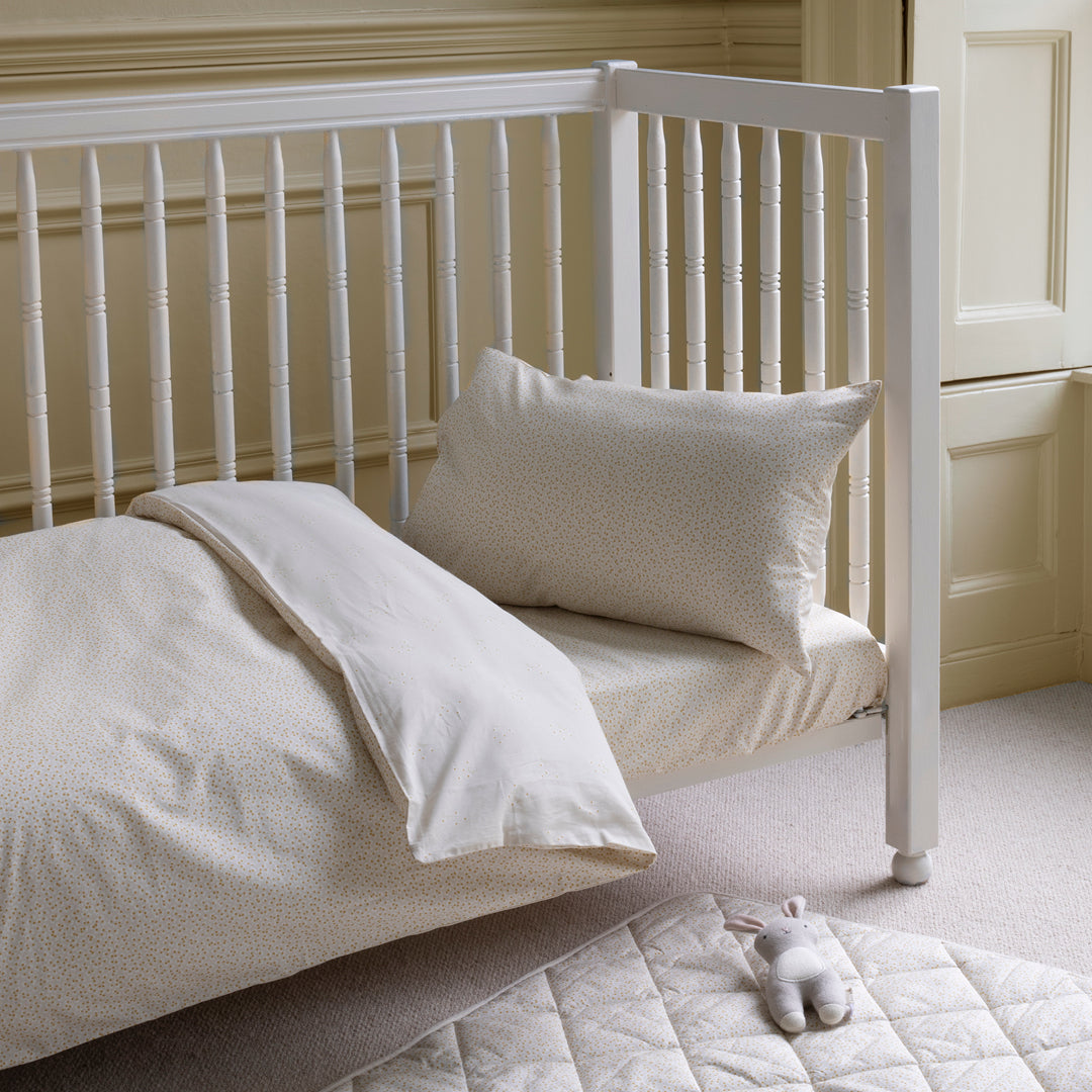 Organic Cotton Cotbed Bedding Set - Daisy Meadow