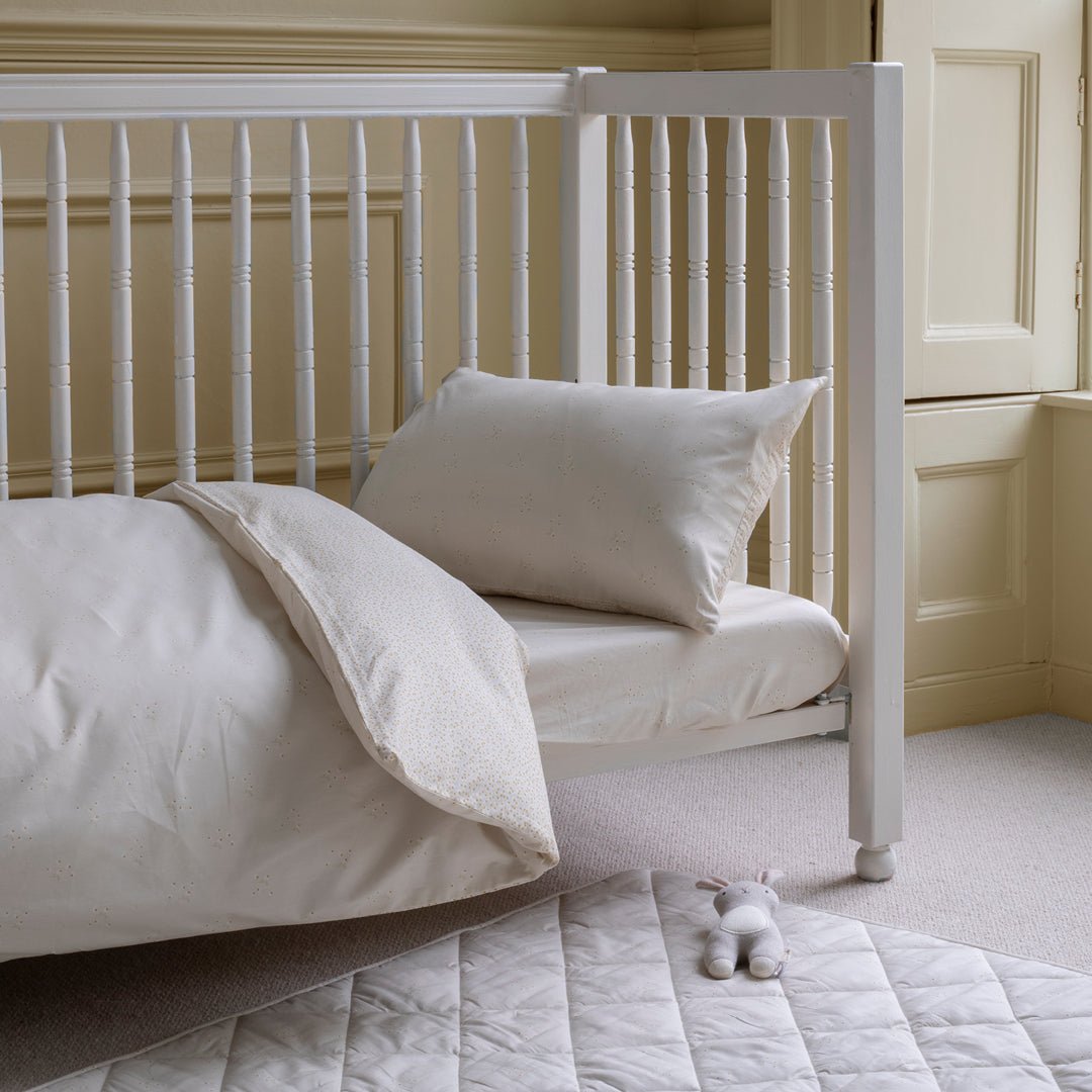 Buy Organic Cotton Cotbed Bedding Set - Wild Chamomile | Bedding for kids by Learning Bugs UK