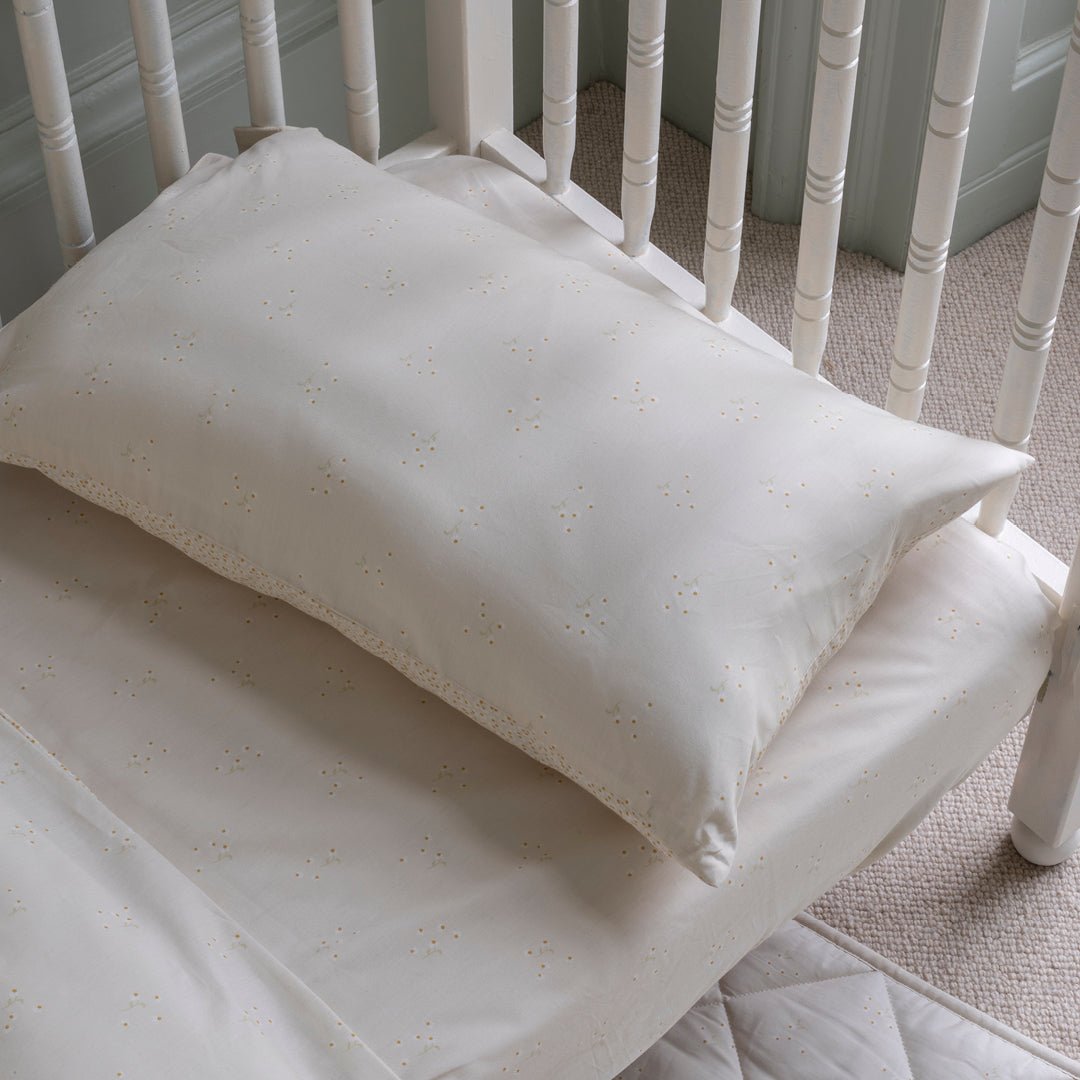 Buy Organic Cotton Cotbed Bedding Set - Wild Chamomile | Bedding for kids by Learning Bugs UK