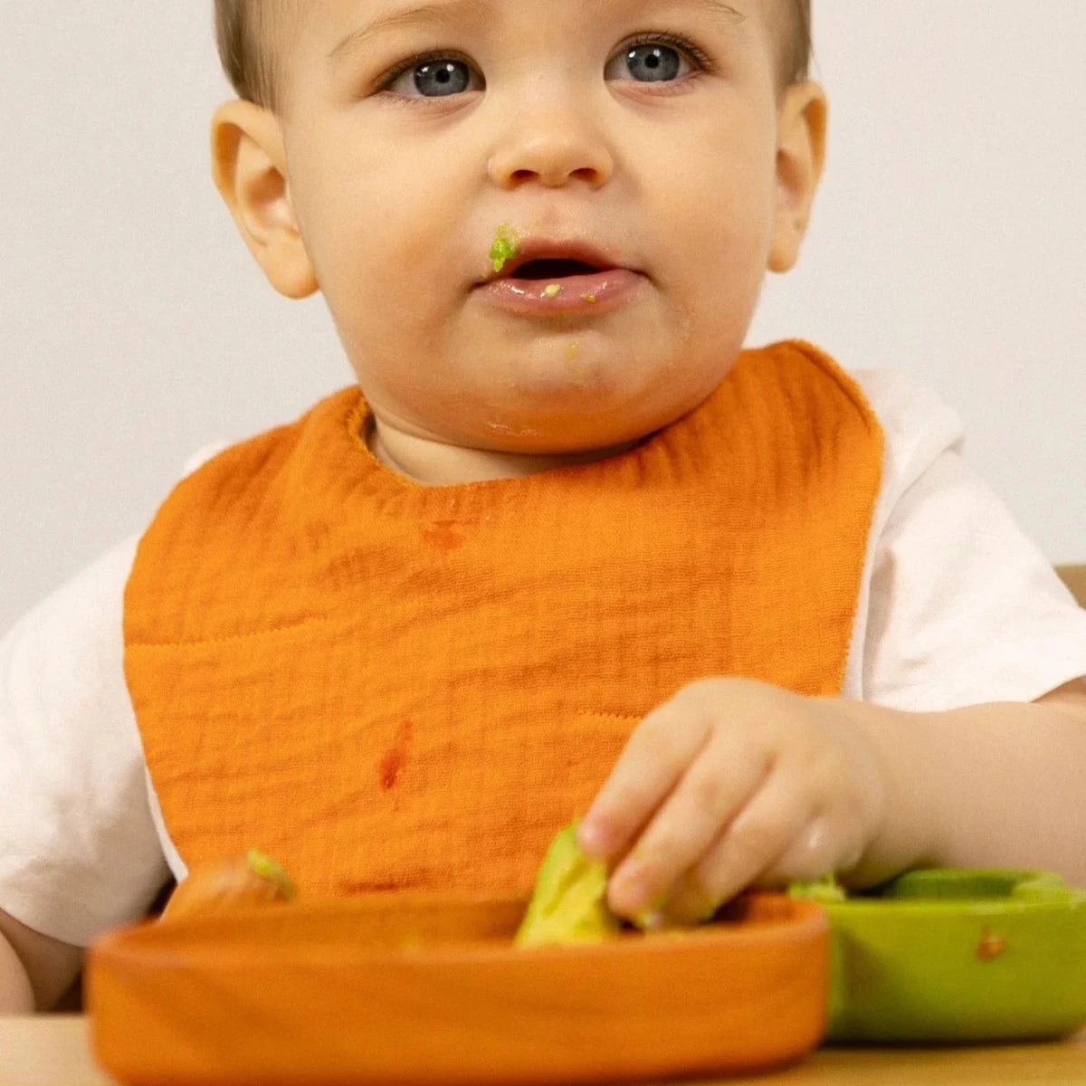 Oli&Carol Cathy the Carrot Feeding Bib – Tableware & Cutlery for children, available at Learning Bugs UK