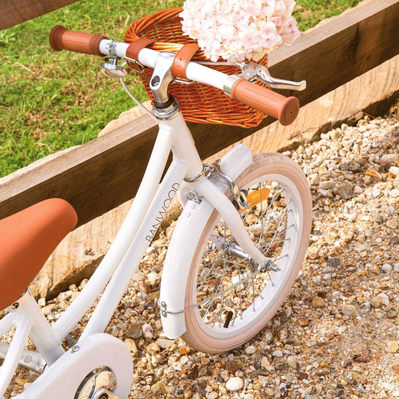 Buy Banwood Classic – Kids Vintage Bike 16” (White) | CLASSIC for kids by Learning Bugs UK