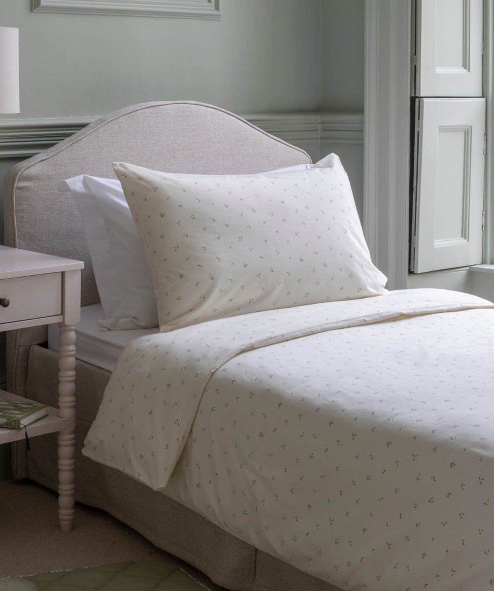 Organic Cotton Single Bedding Set - Nettle Scatter – Bedding for children, available at Learning Bugs UK