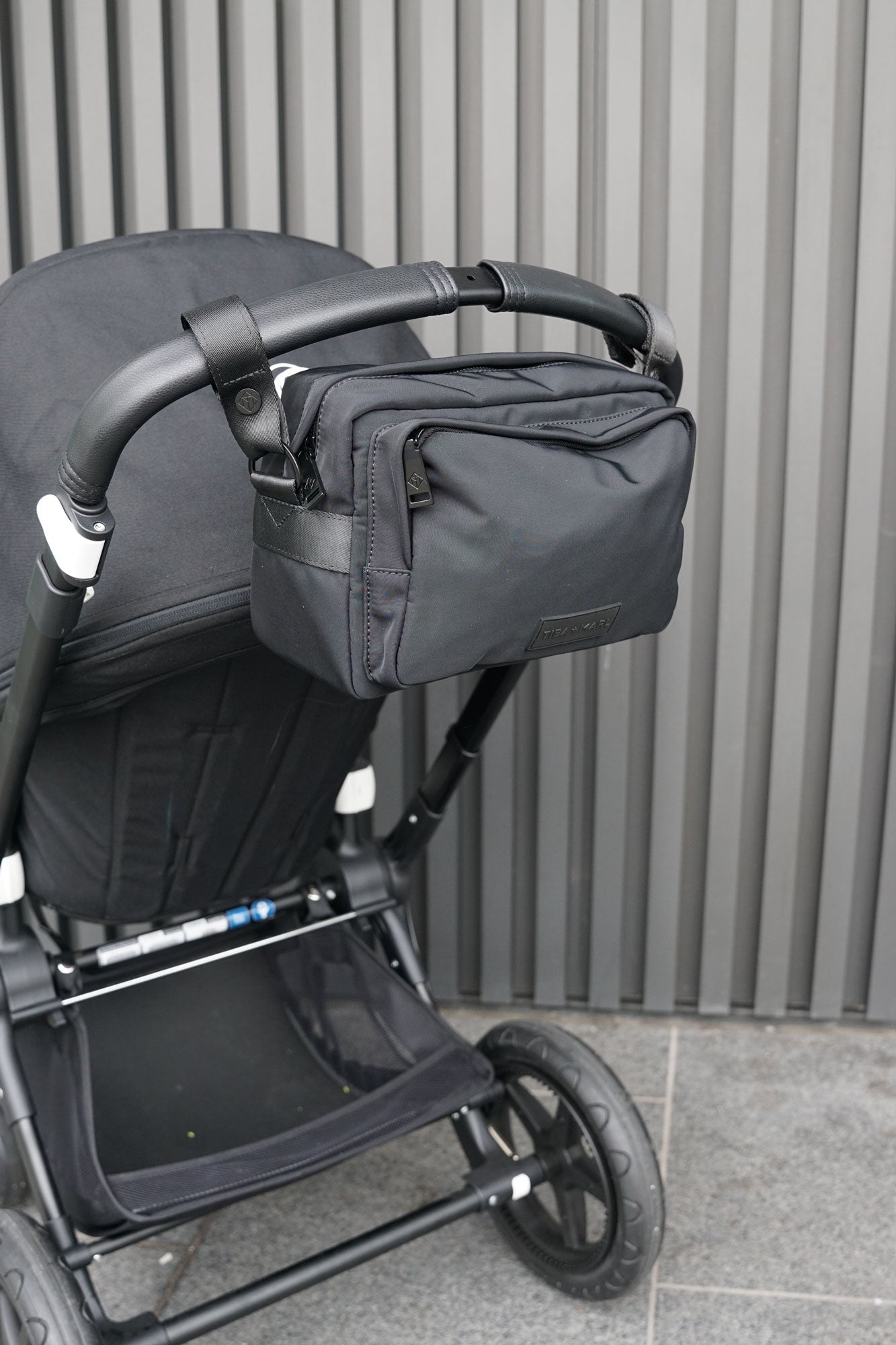 Buy Hiro Buggy Organiser / Changing Bag Black | Compact Changing Bag for kids by Learning Bugs UK