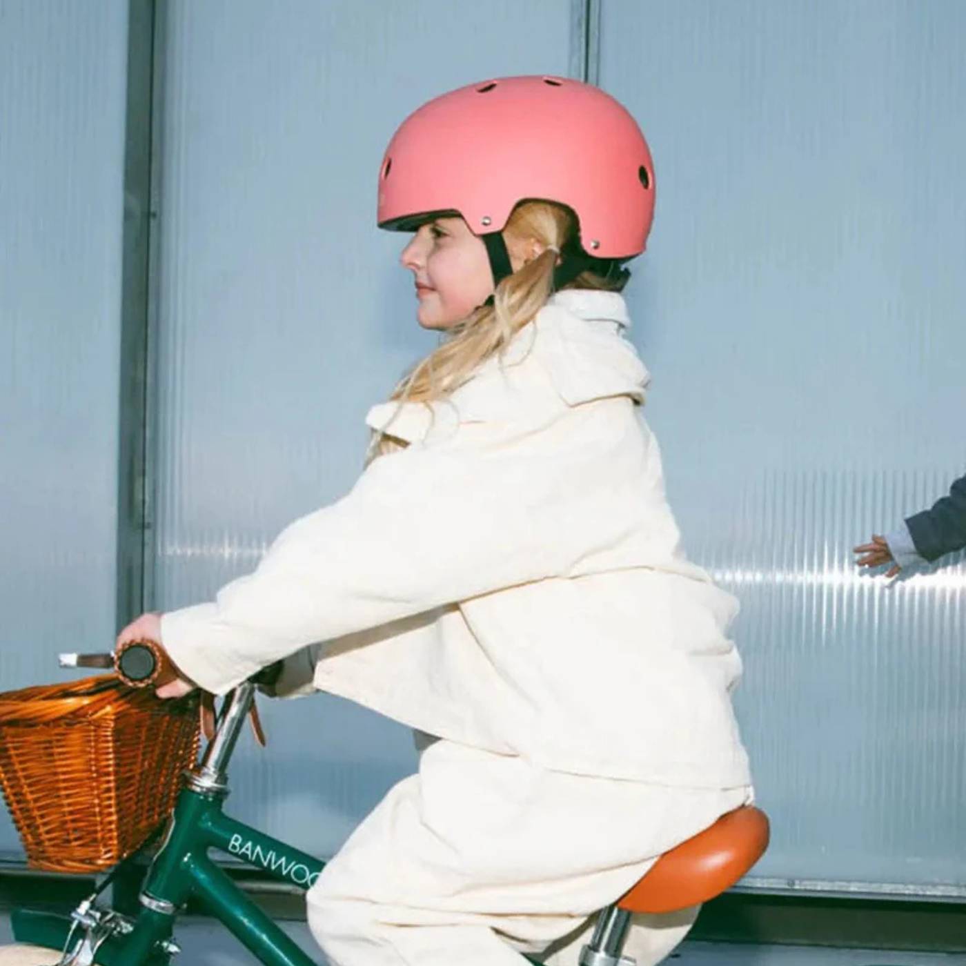 Banwood Classic – Kids Bike & Scooter Helmet (Matte Coral)