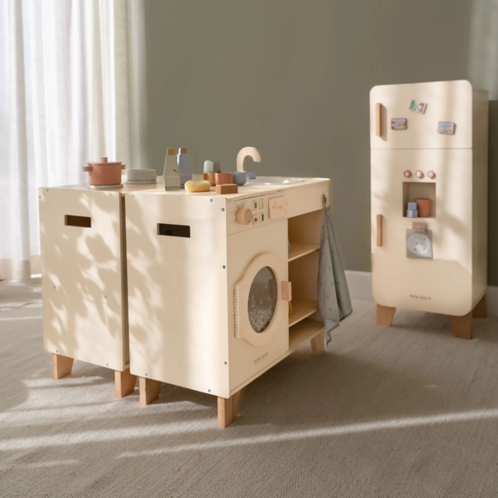 Buy Little Dutch Wooden Washing Machine | for kids by Learning Bugs UK