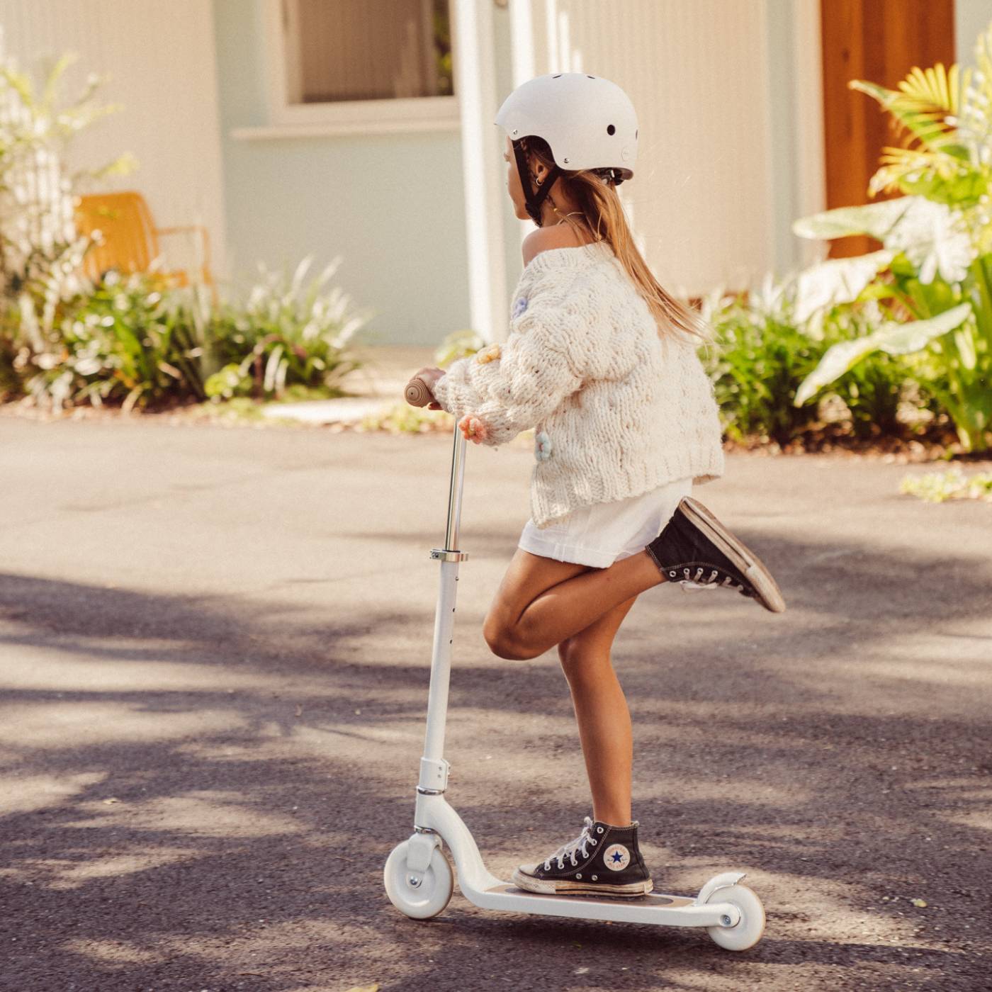 Buy Banwood Maxi Scooter – Kids Two - Wheel Scooter (White) | SCOOTER_MAX for kids by Learning Bugs UK