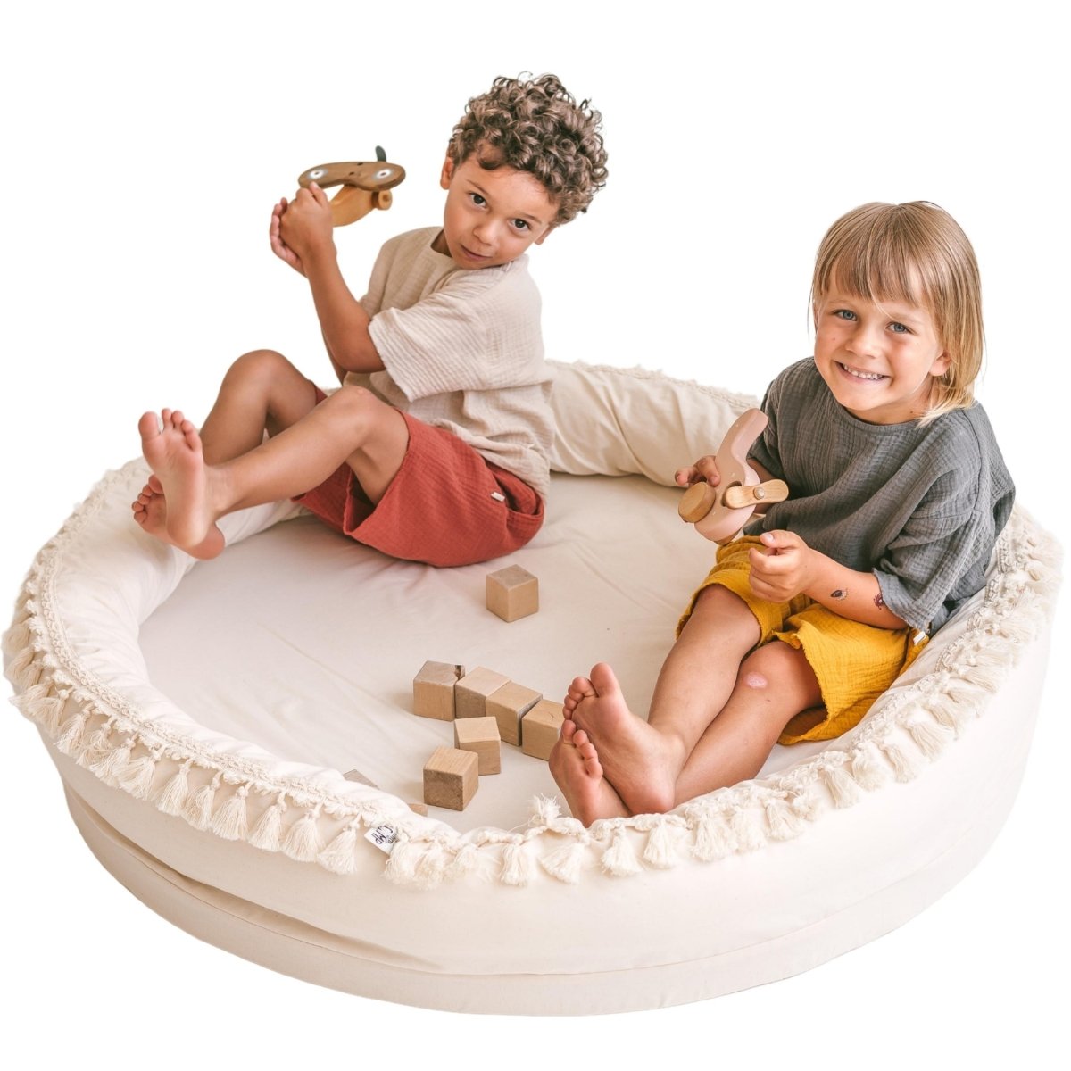 MINICAMP Large Round Nest Play Mat & Kids Lounger in Ecru – Playmats for children, available at Learning Bugs UK