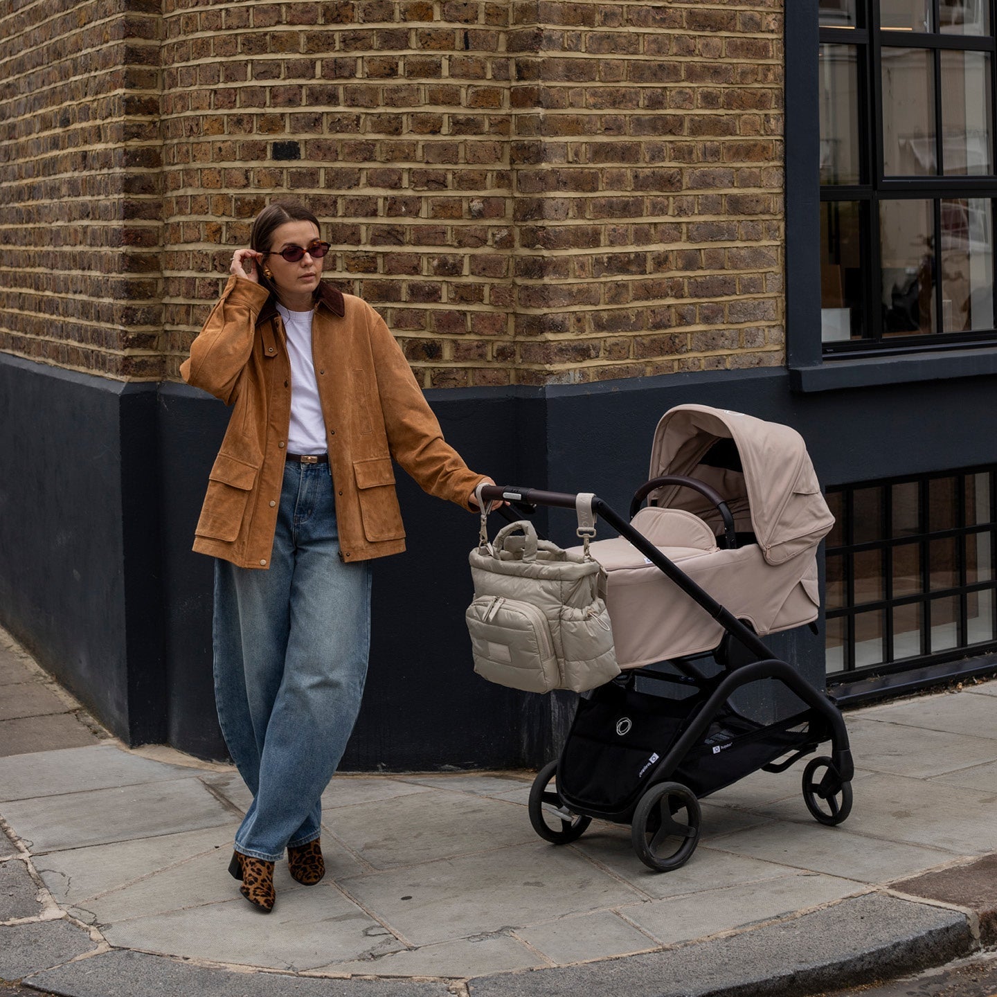 Buy Baby Changing Tote Bag - Oyster | Changing Bags & Travel Changing Mats for kids by Learning Bugs UK