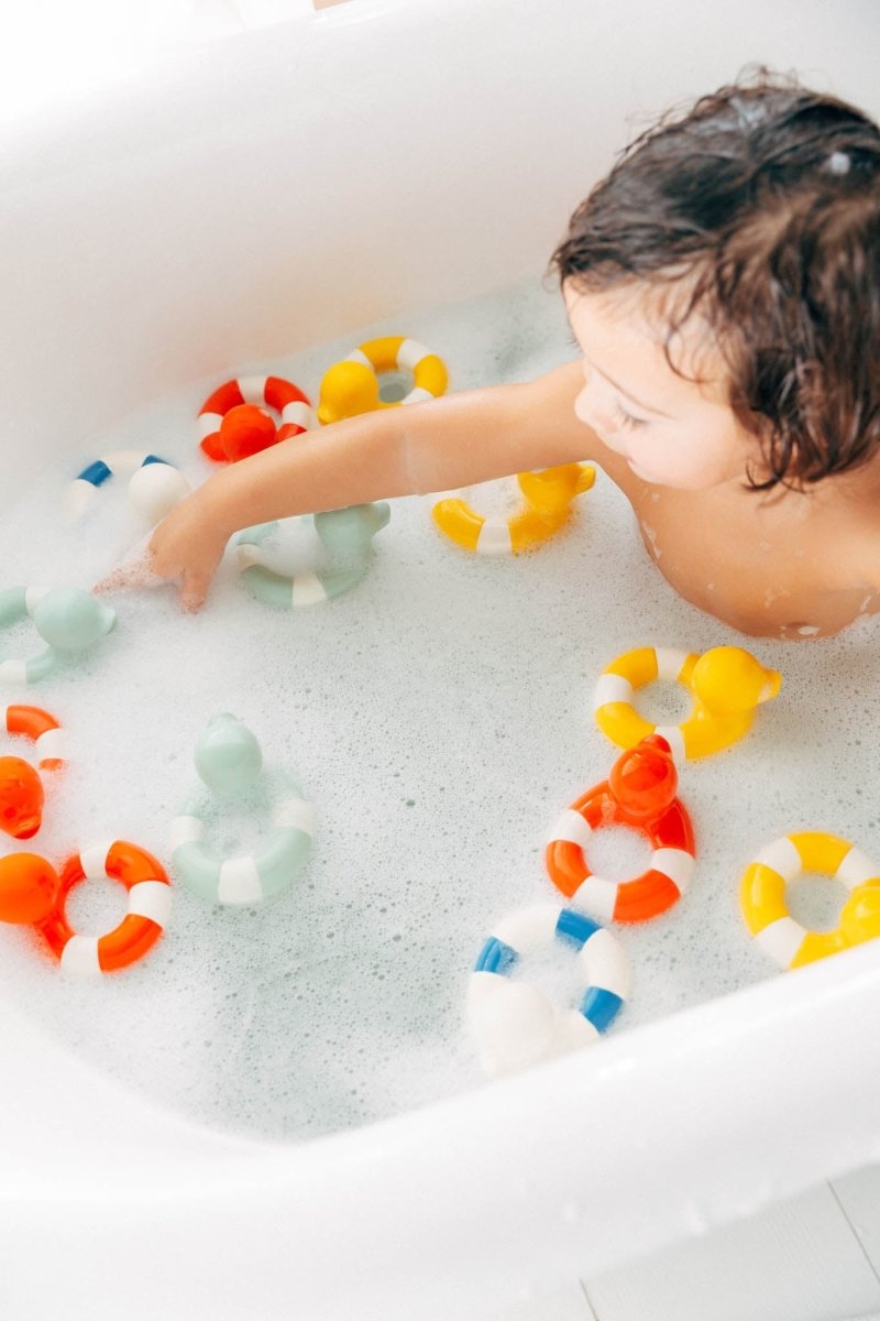 Oli & Carol Floatie Duck Yellow Bath Toy – Bath Toys for children, available at Learning Bugs UK