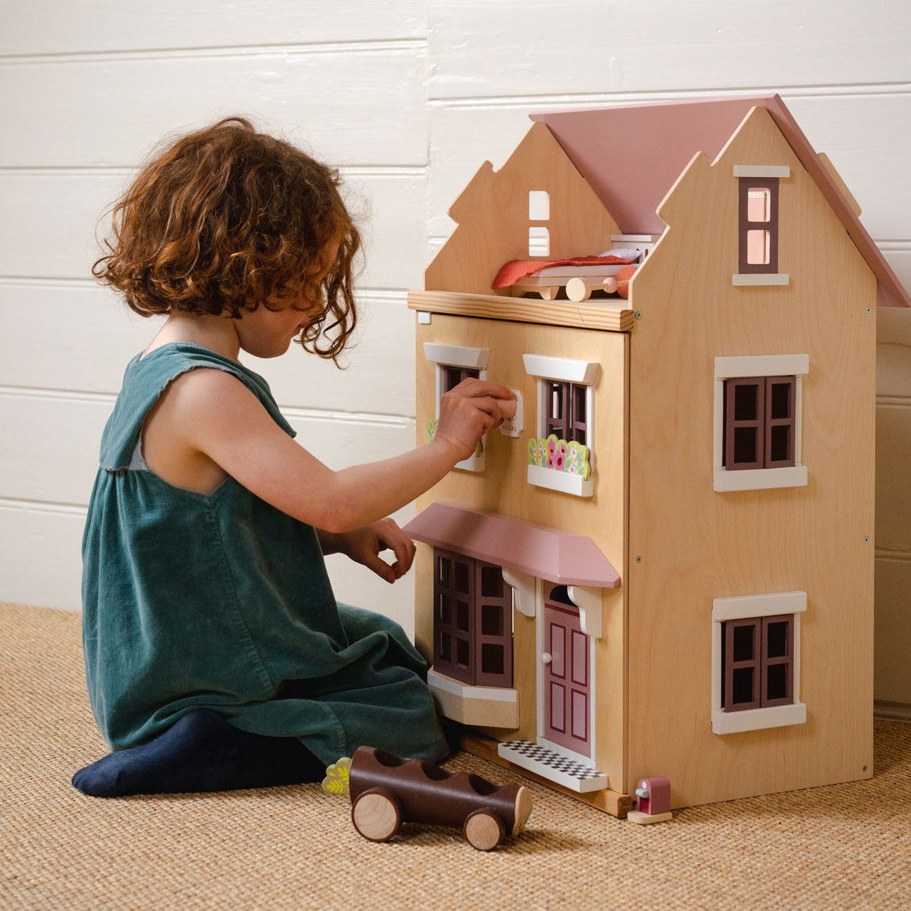Tender Leaf Foxtail Villa Doll’s House (Pink)