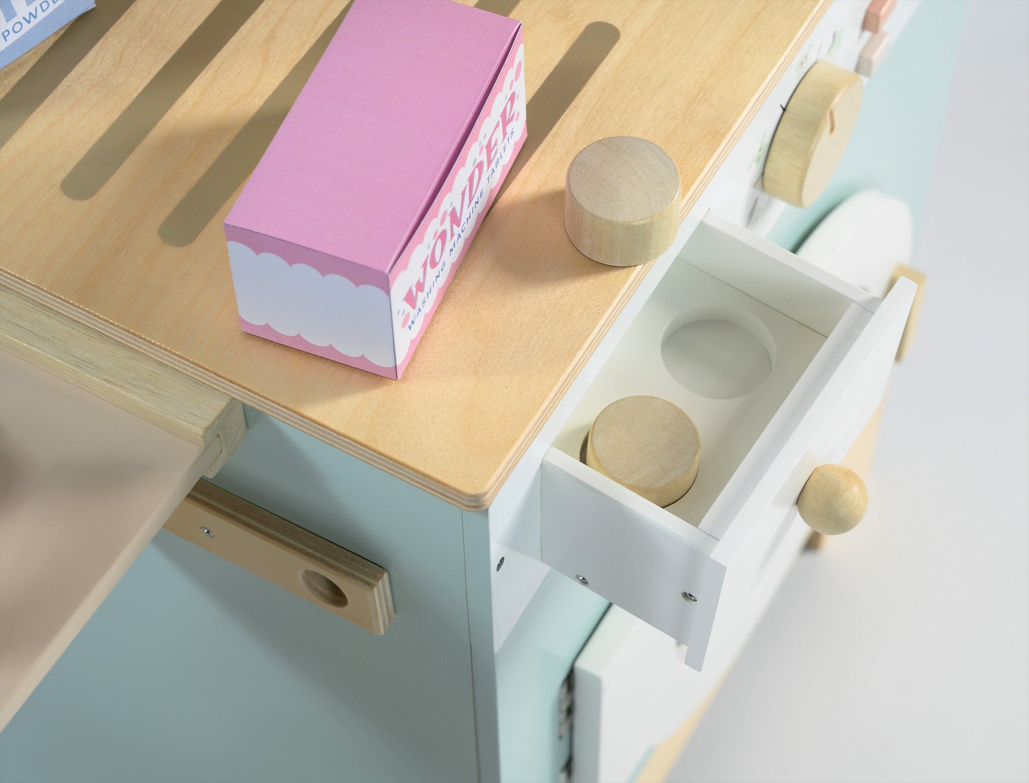 Tender Leaf Laundrette Wooden Play Set